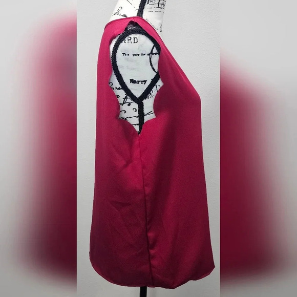 EMERY ROSE Solid Scallop Trim Sleeveless Polyester Blouse Burgundy Size XL NWT - Picture 4 of 11